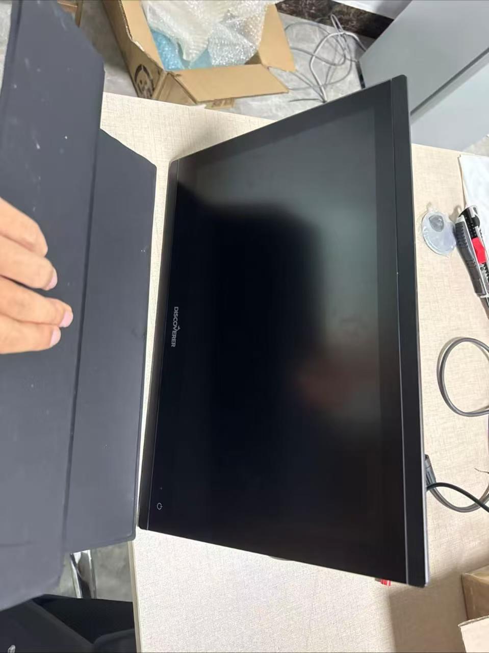 Garmin923xsv modified to have a 16-inch screen