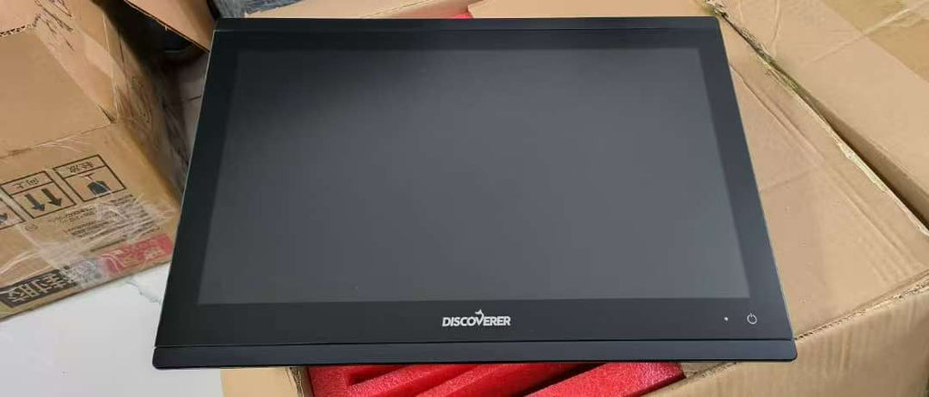 Garmin923xsv modified to have a 16-inch screen