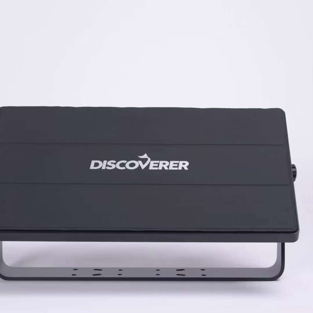 Discoverer features a large 19/22-inch screen that can be used as an extension screen for Garmin's fishing series.